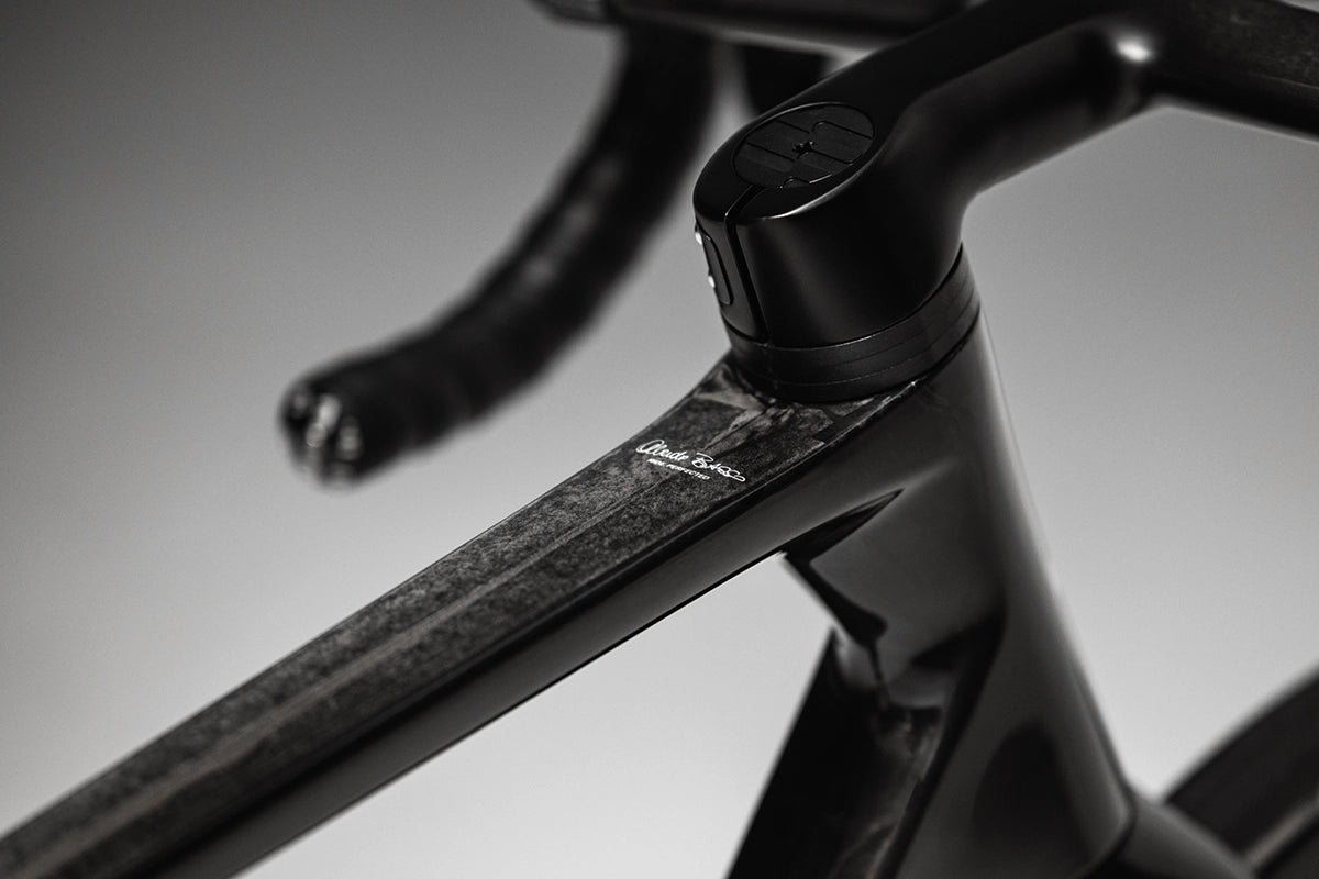 Basso SV Pure Black frame color detail