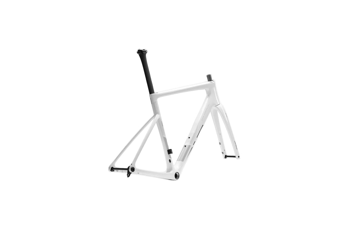 ENVE Melee V2 White Lightning frame detail