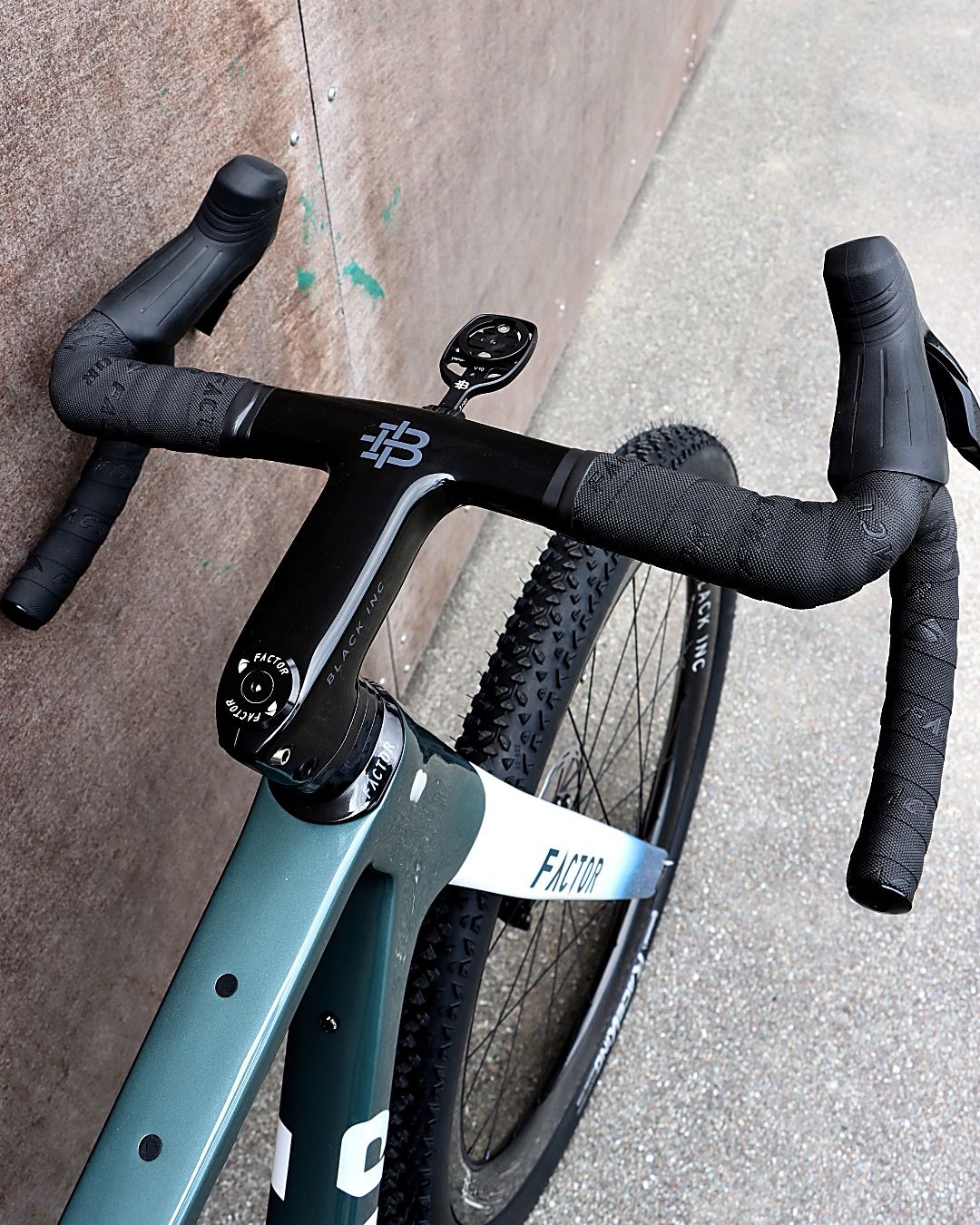 Black Inc integrated barstem